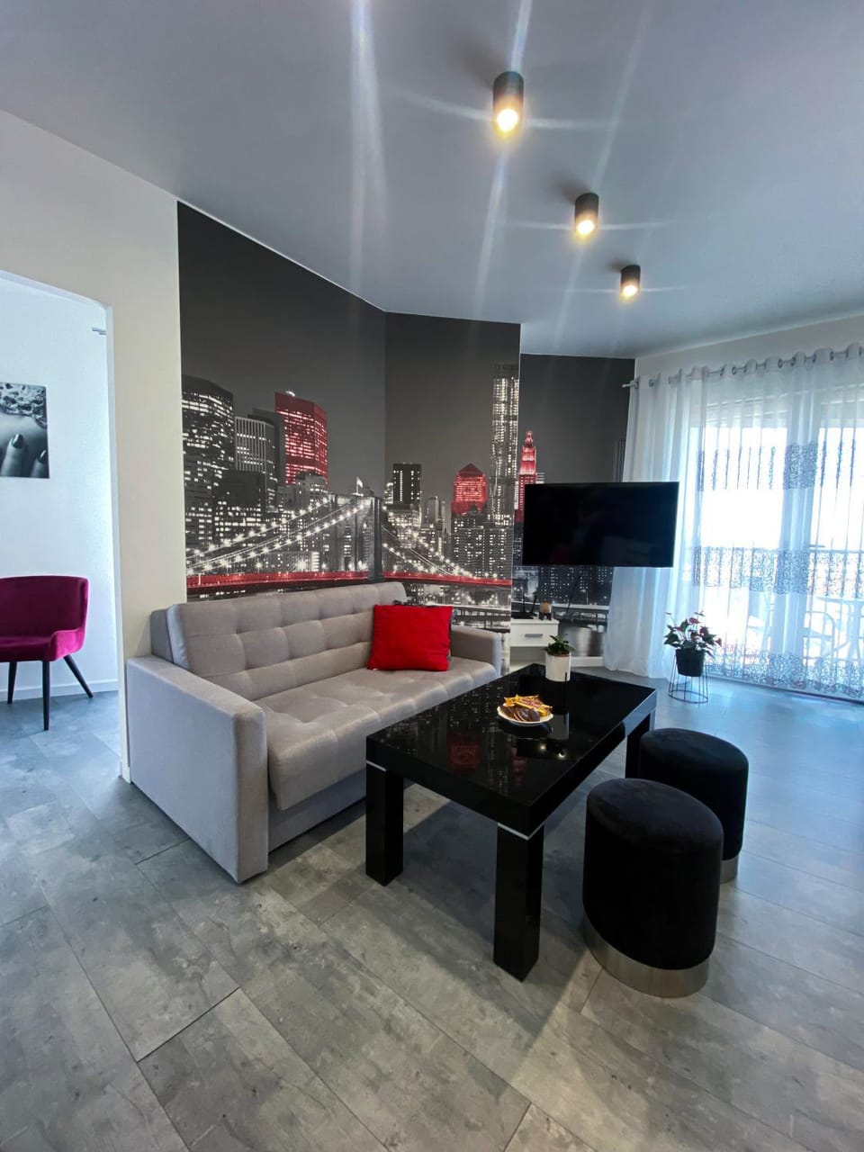 TV and multimedia, Living room, Seating area, Evening entertainment