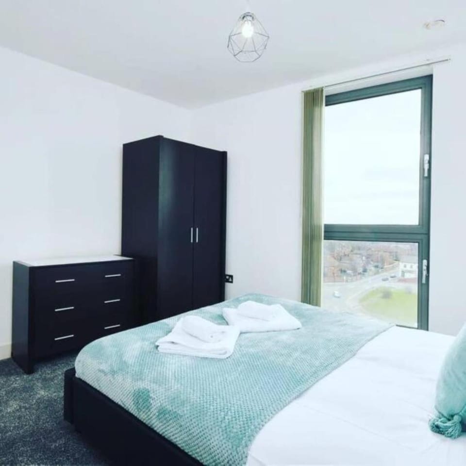 Bed, Photo of the whole room, Bedroom, towels, wardrobe