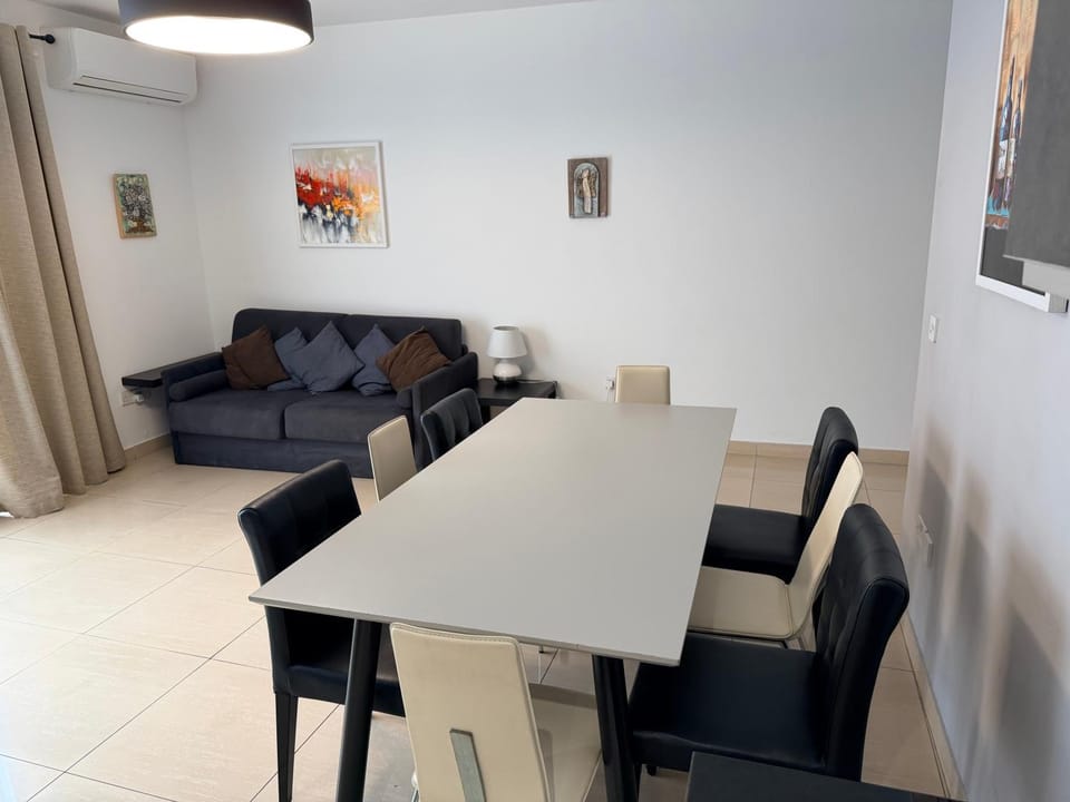 Dining area, Breakfast