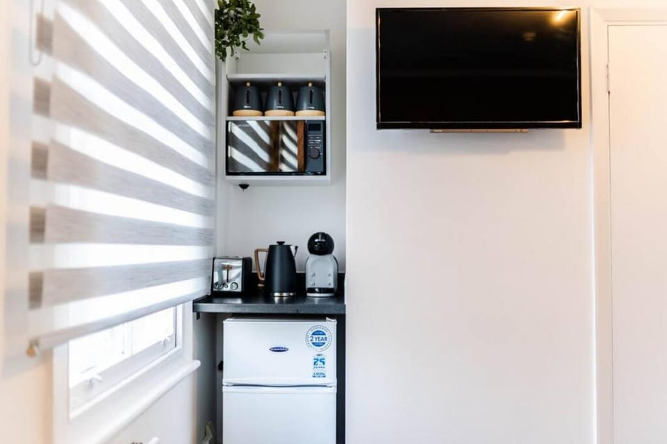 Coffee/tea facilities, Kitchen or kitchenette, minibar, toaster
