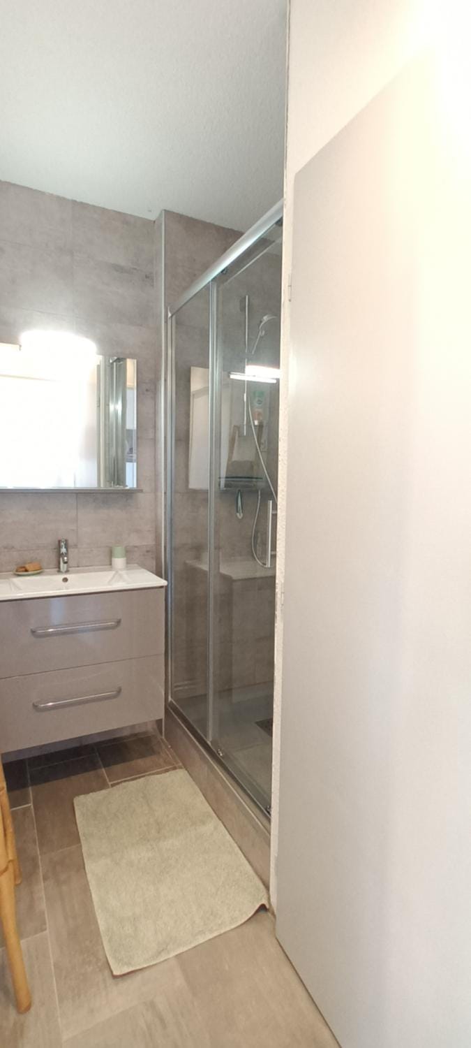 Shower, Bathroom