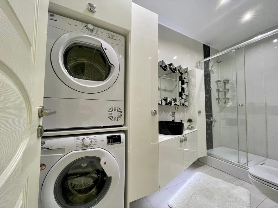 Shower, Bathroom, washing machine, dryer