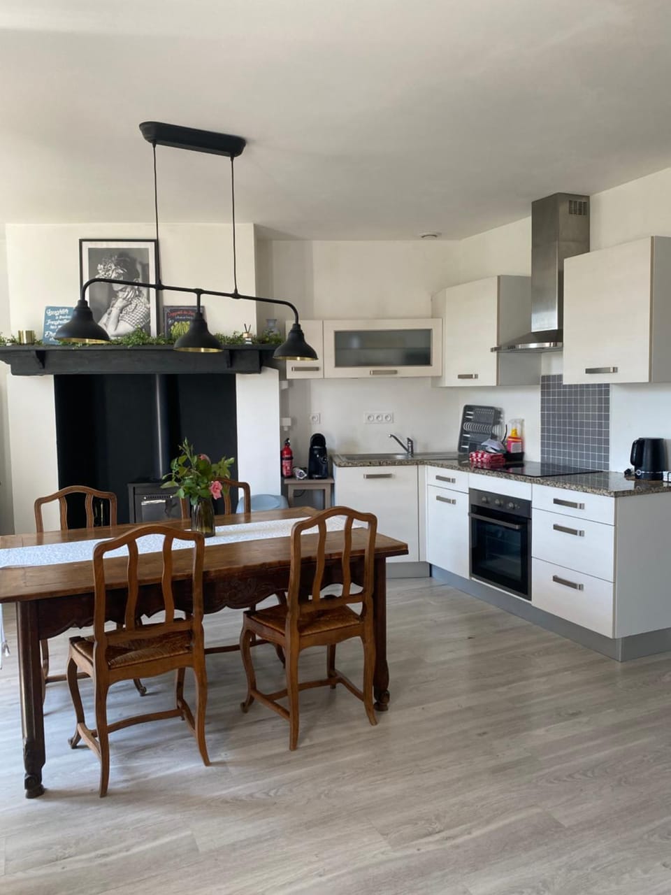 Kitchen or kitchenette, Dining area, oven, pet friendly, stove, toaster