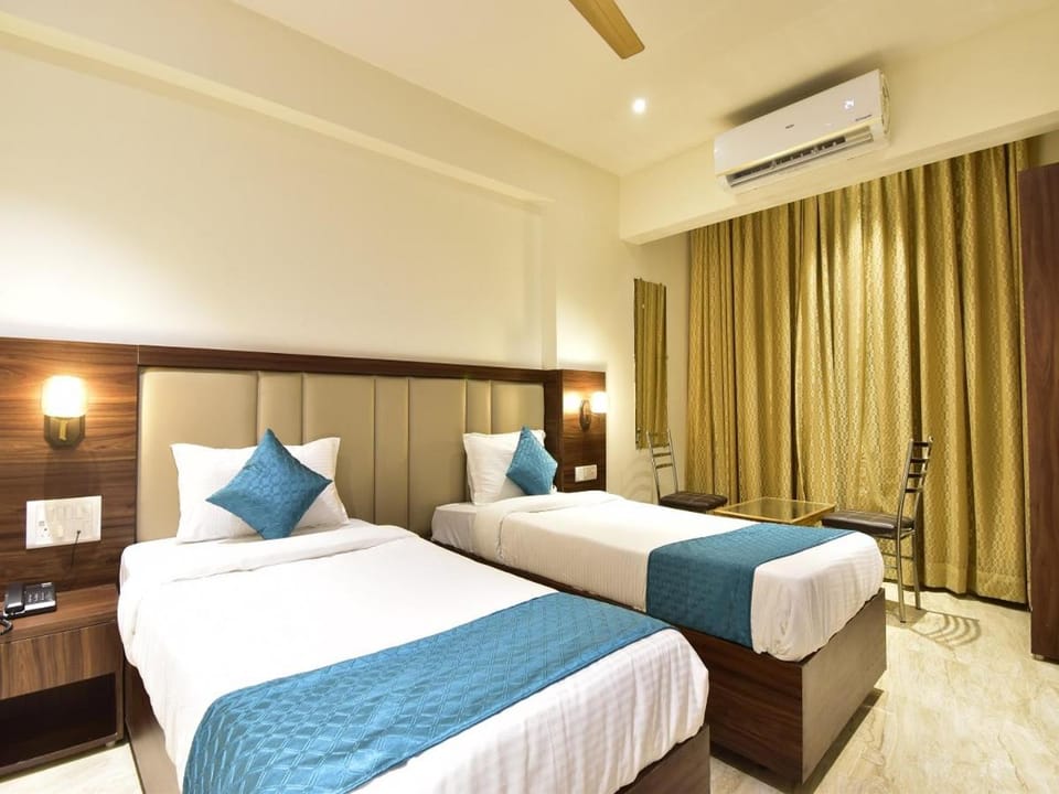 Bedroom, air conditioner