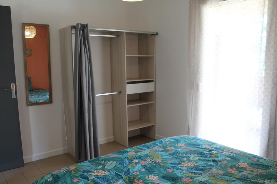 Bedroom, wardrobe