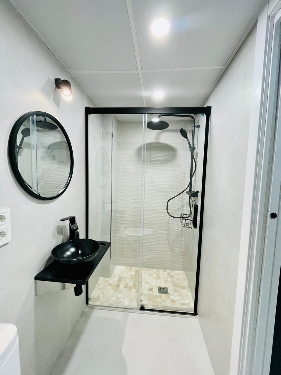 Shower, Bathroom, towels