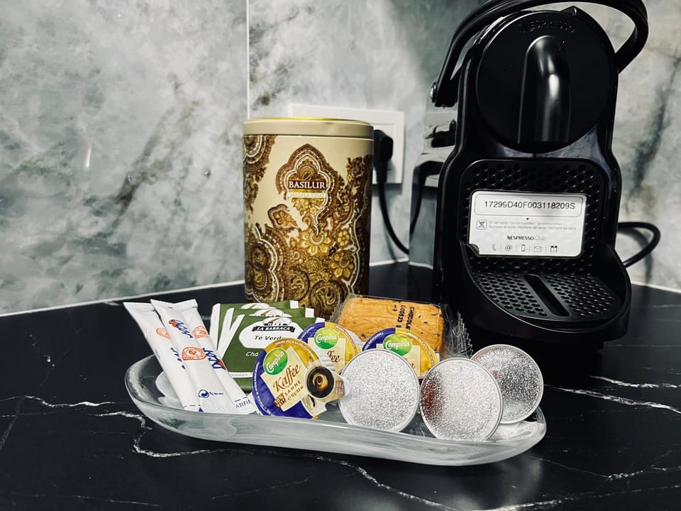 Coffee/tea facilities, Breakfast, Continental breakfast