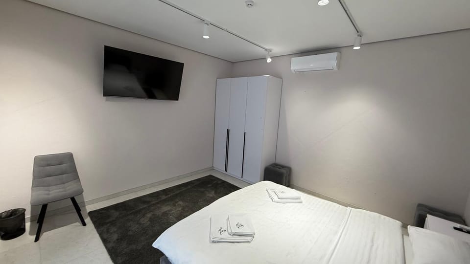 TV and multimedia, Photo of the whole room
