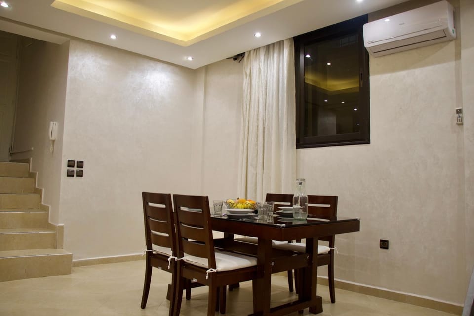 Living room, Seating area, Dining area, air conditioner
