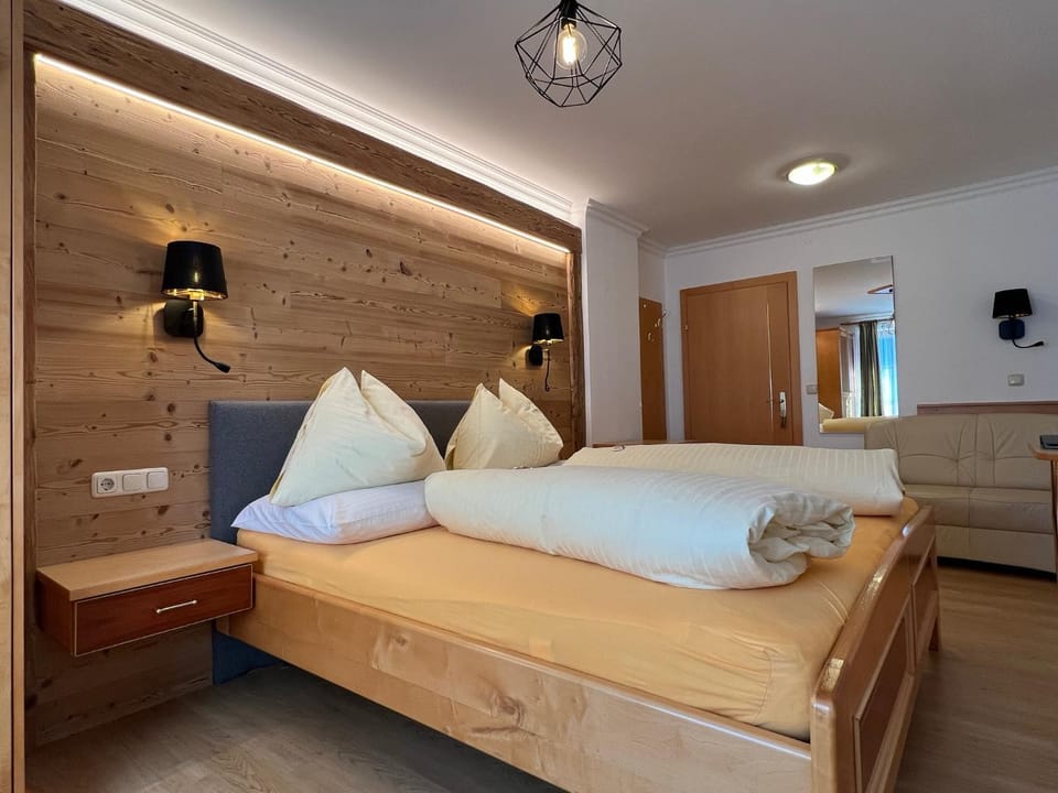 Haus Alpenglühn Bed and Breakfast in Schladming