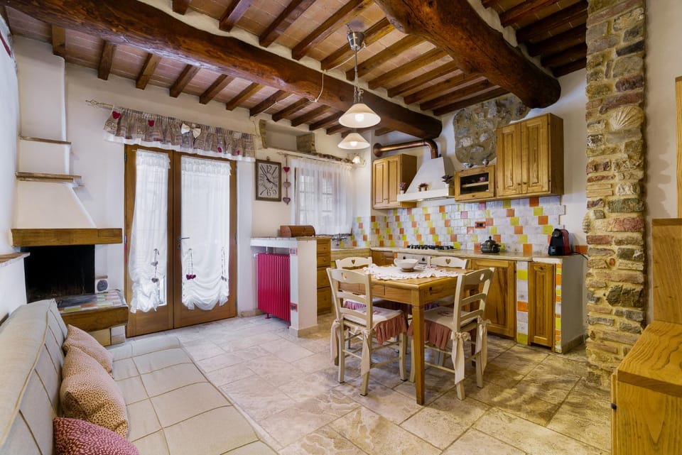 La Casetta Nel Borgo House in Tuscany