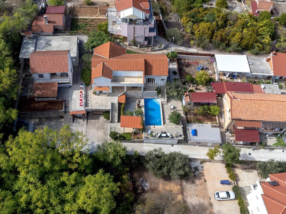 Day, Neighbourhood, Bird's eye view, Swimming pool