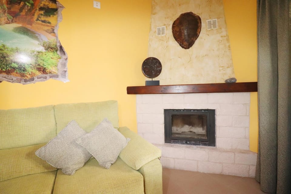 Communal lounge/ TV room, Living room