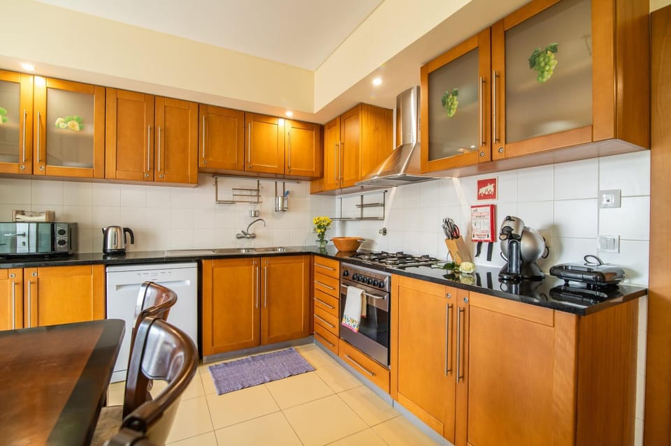 Coffee/tea facilities, Kitchen or kitchenette, Dining area, dishwasher, minibar, pet friendly, stove, toaster