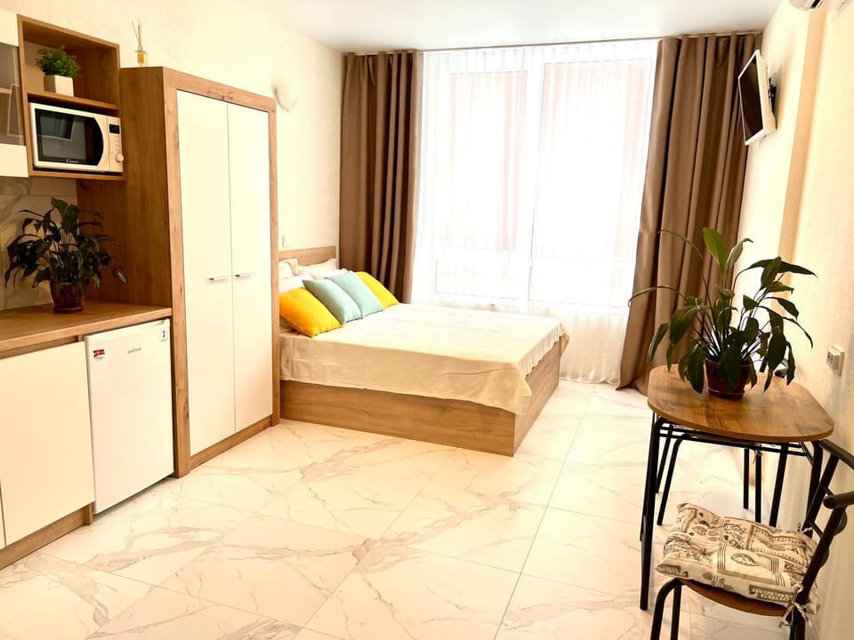 Bed, Photo of the whole room, Bedroom, minibar