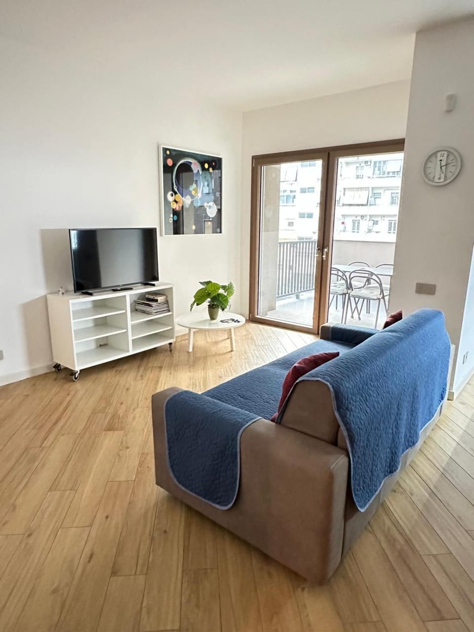 TV and multimedia, Seating area
