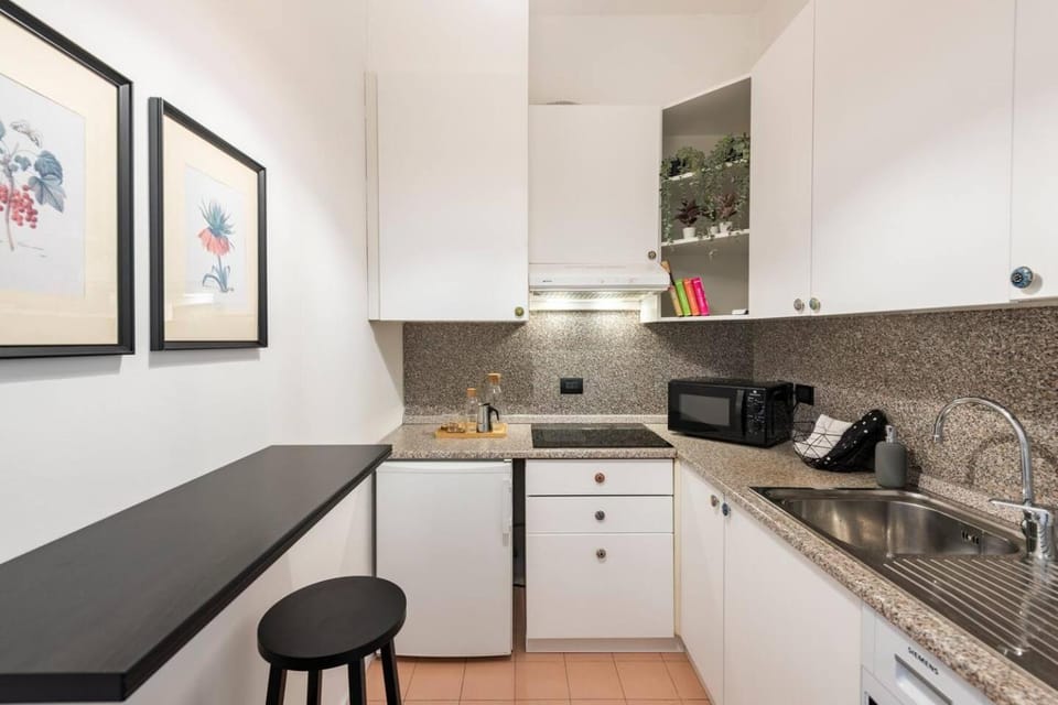 Kitchen or kitchenette