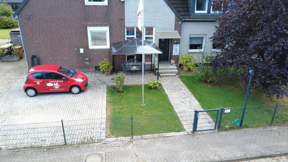 Property building, Garden view, Street view, Parking