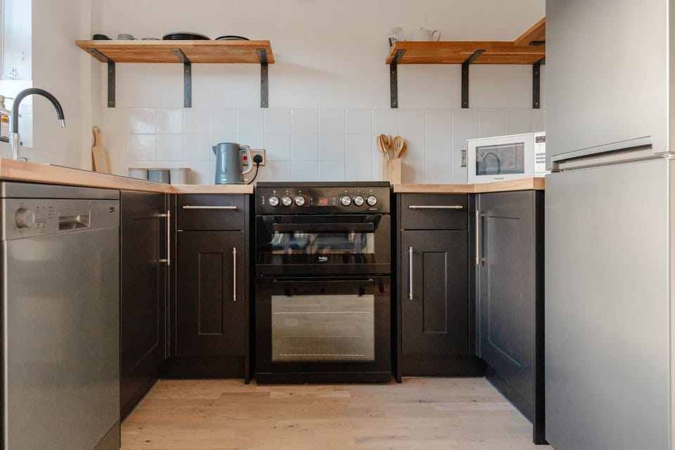Calm Cosy House with Beautiful Riverside Walk to Centre House in York