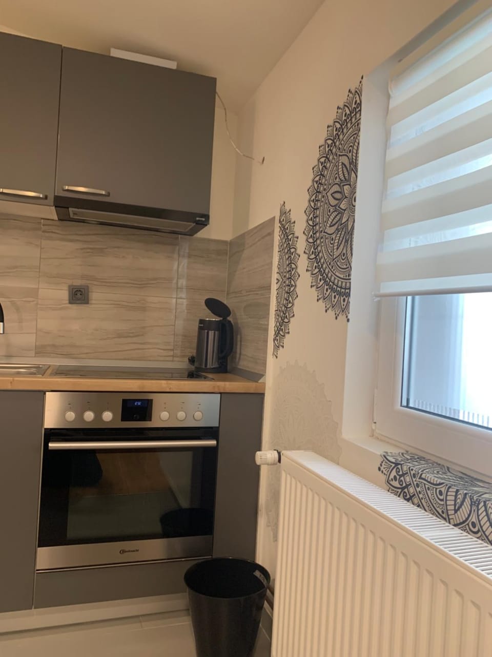 Kitchen or kitchenette, stove