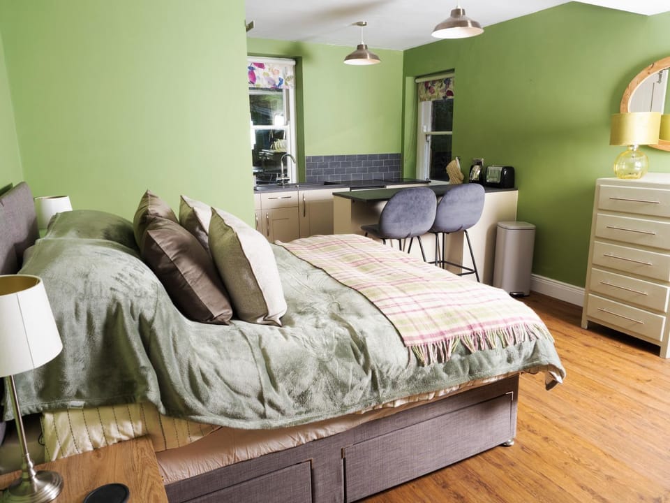 Bed, Photo of the whole room