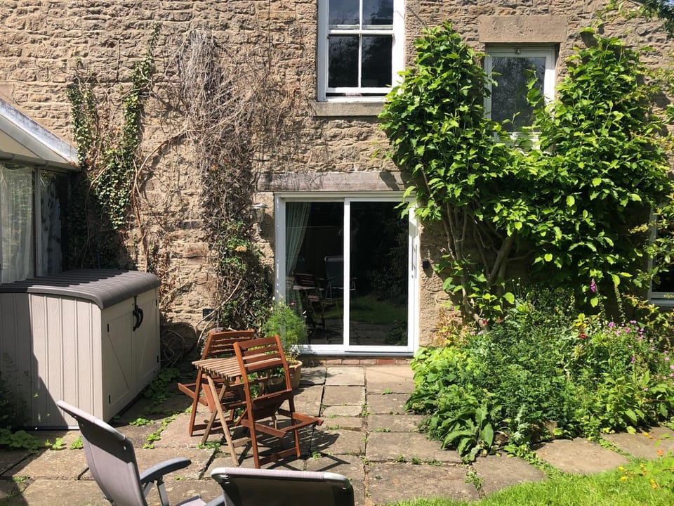 Facade/entrance, Garden