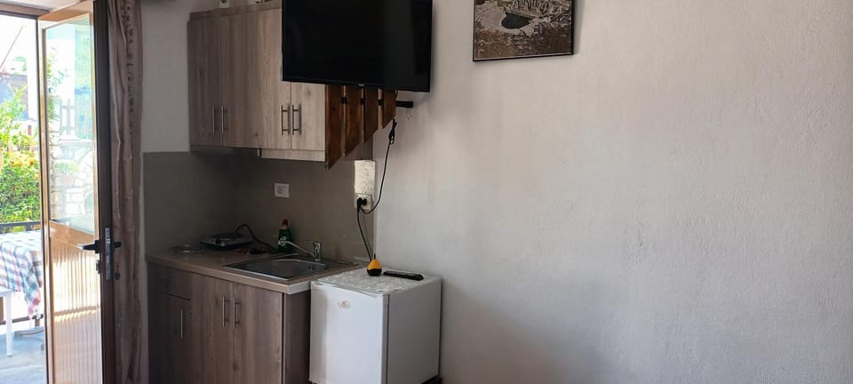 Apartments Resul Pushi Ksamil Bed and Breakfast in Ksamil