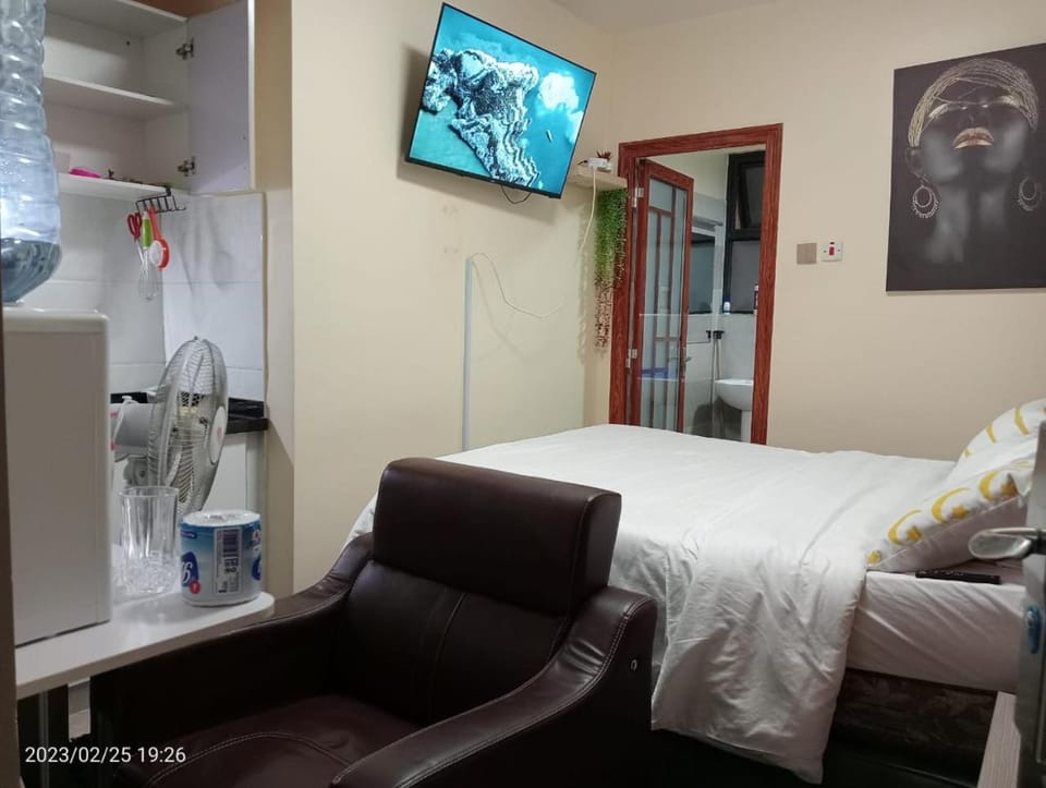 Bed, Living room, Bedroom
