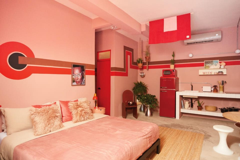 Bed, Kitchen or kitchenette, Living room, Photo of the whole room, Seating area, Dining area, Bedroom, air conditioner