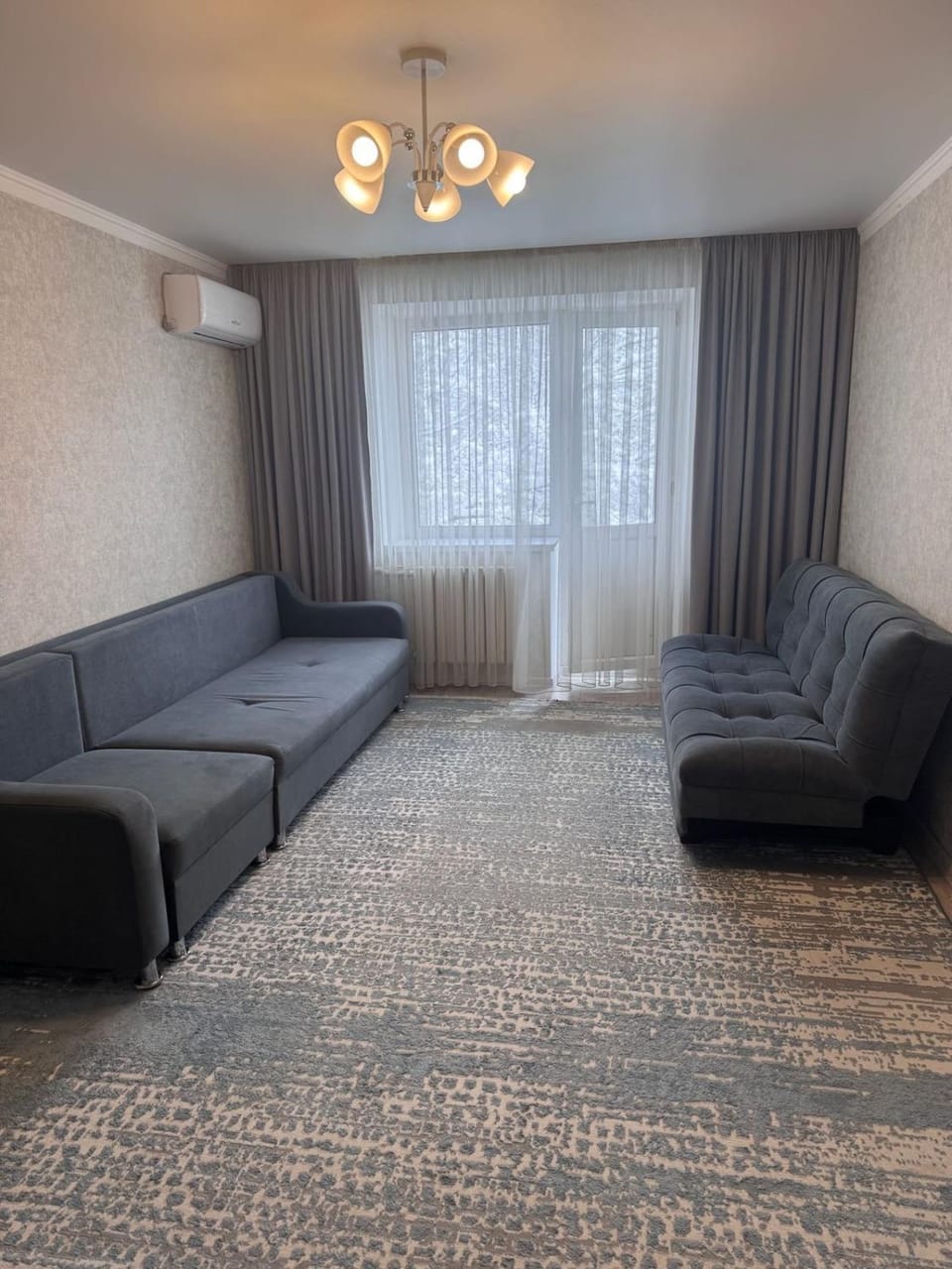 Bed, Photo of the whole room, Seating area, air conditioner