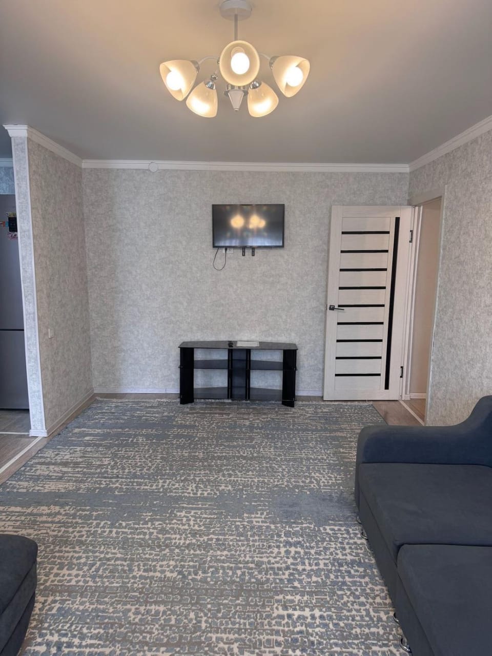 TV and multimedia, Living room, Photo of the whole room, Seating area, Bedroom
