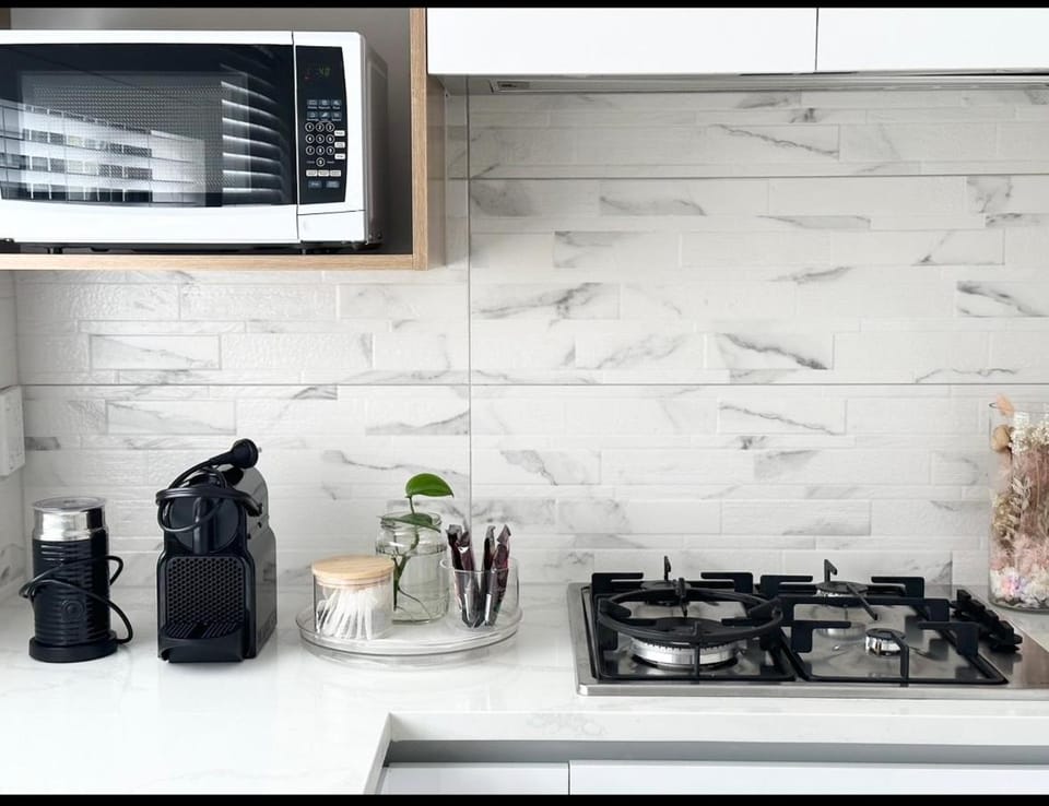 Coffee/tea facilities, Kitchen or kitchenette, minibar, stove, toaster