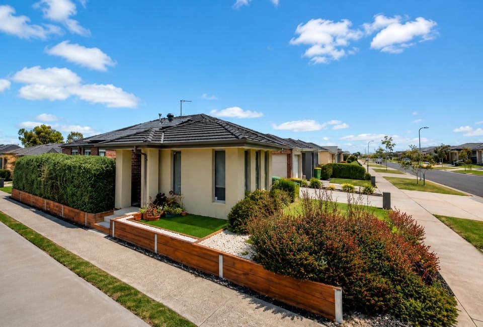 Property building, Garden, Street view