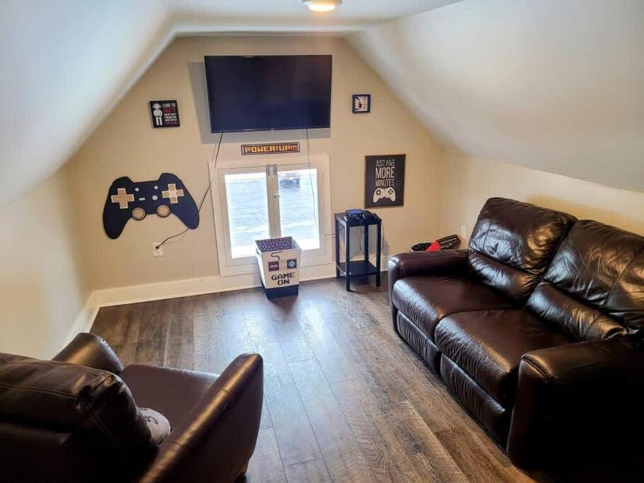 TV and multimedia, Living room, Seating area