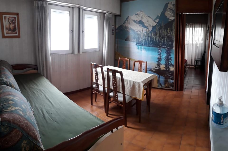 Bed, Living room