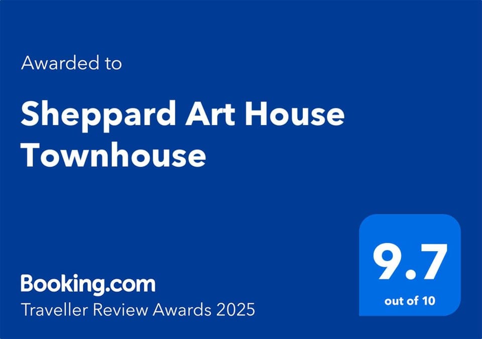 Sheppard Art House Townhouse Apartment in Porepunkah