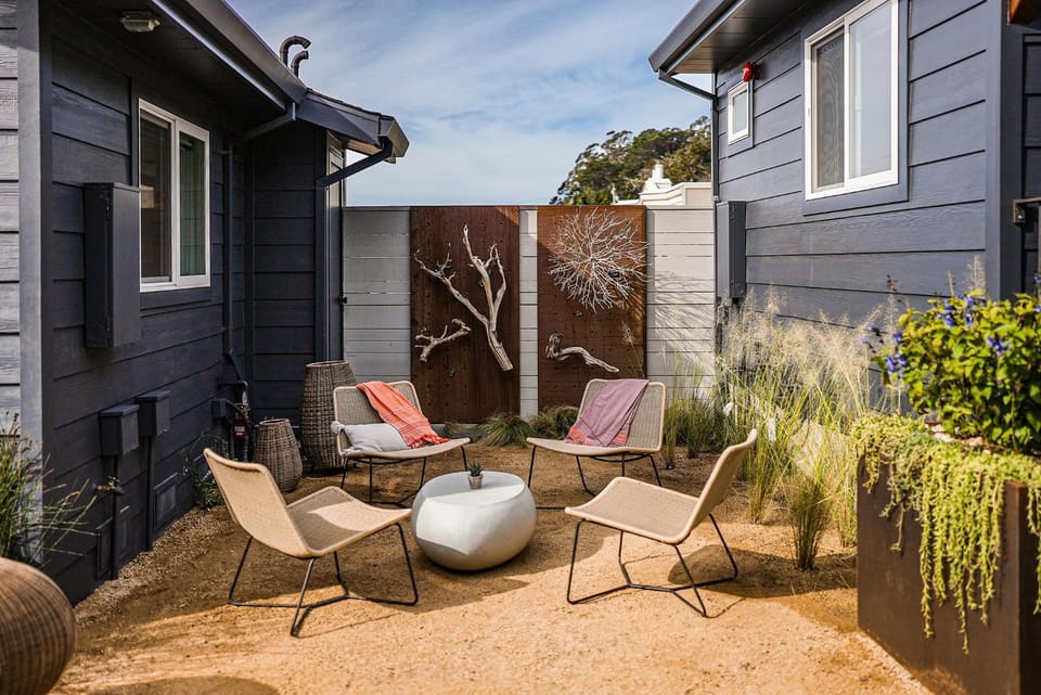Fish Board Studio includes King Bed with Kitchenette and Futon Inn in Stinson Beach