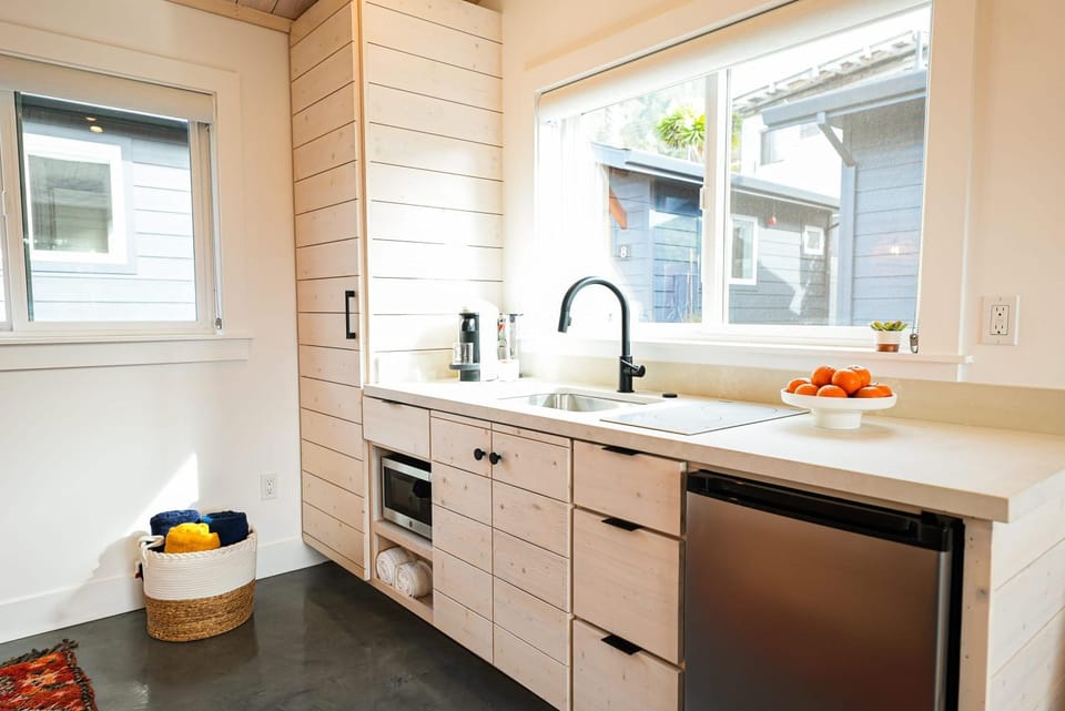Fish Board Studio includes King Bed with Kitchenette and Futon Inn in Stinson Beach