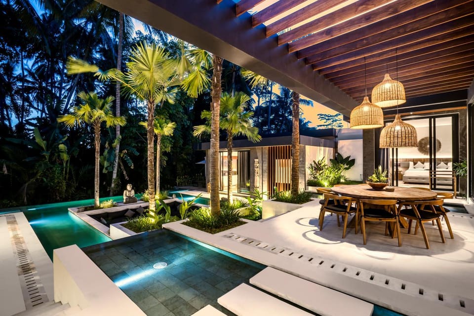 Property building, Dining area, Garden view, Pool view, Swimming pool, sunbed