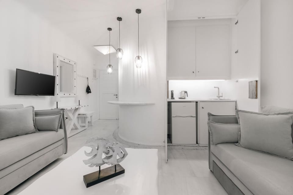 Kitchen or kitchenette, Living room