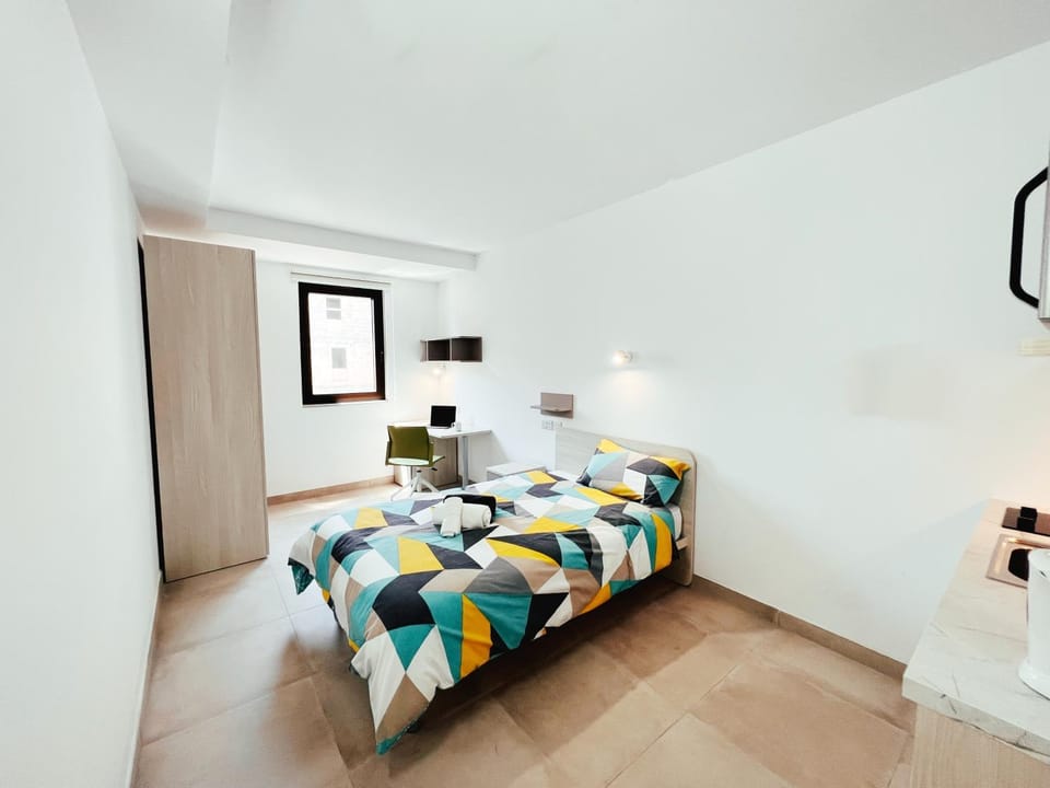 Bed, Photo of the whole room, Bedroom