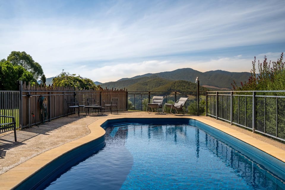 Day, Natural landscape, Mountain view, Pool view, Swimming pool, Swimming pool, sunbed
