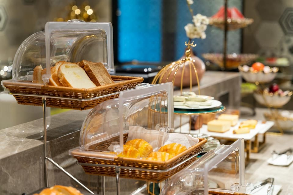 Restaurant/places to eat, Food and drinks, Breakfast, Buffet breakfast