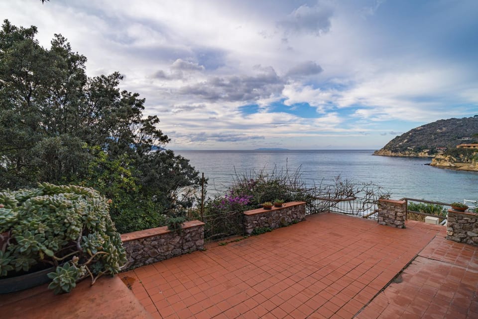 Day, Natural landscape, Mountain view, Sea view