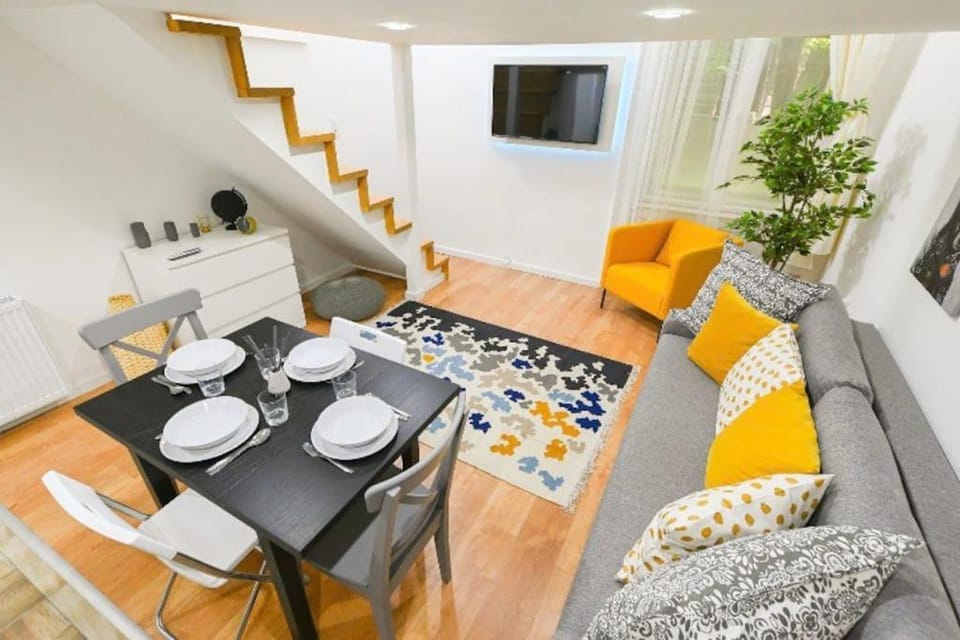 2 bedroom flat in Damjanich str., Hirsch Apartment in Budapest