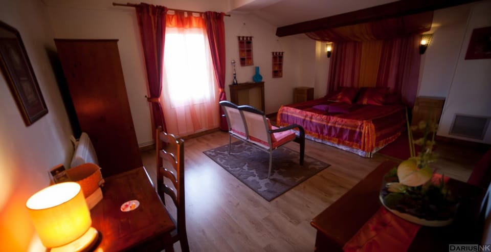 Seating area, Bedroom