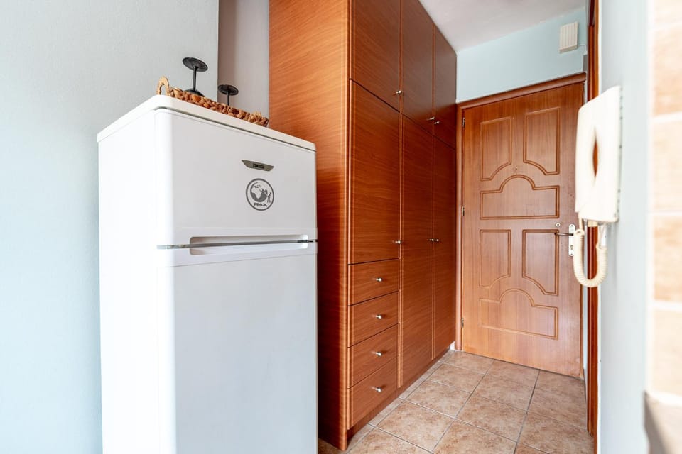 Facade/entrance, wardrobe