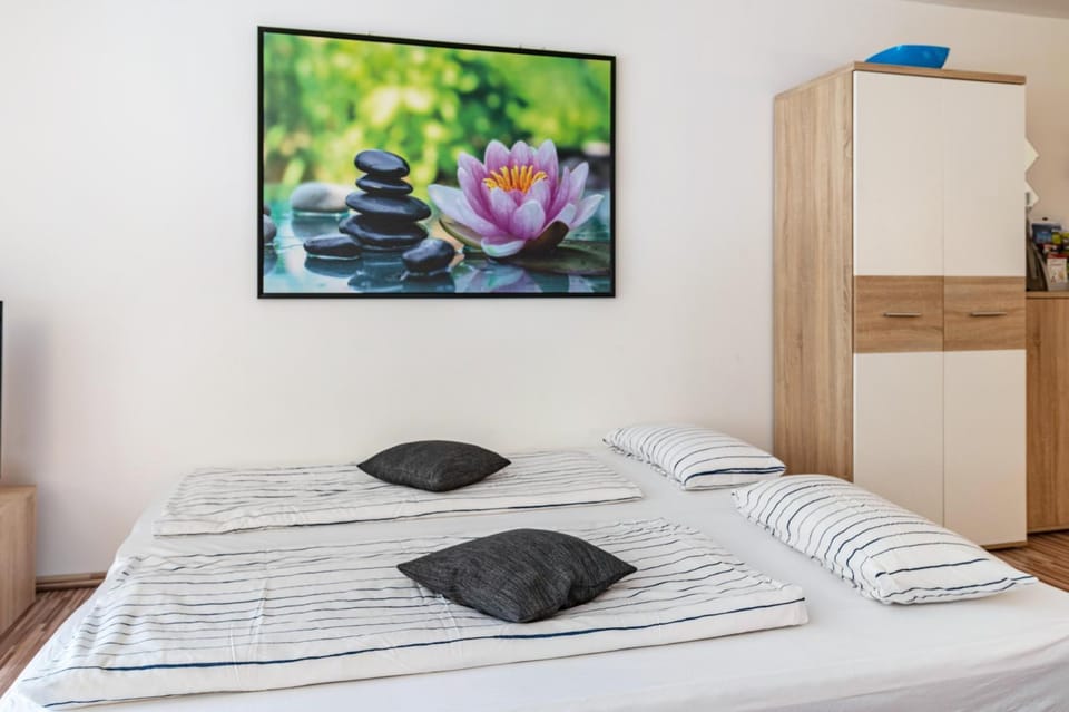 Living room, Bedroom
