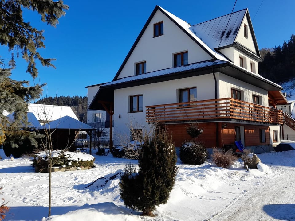 Property building, Winter