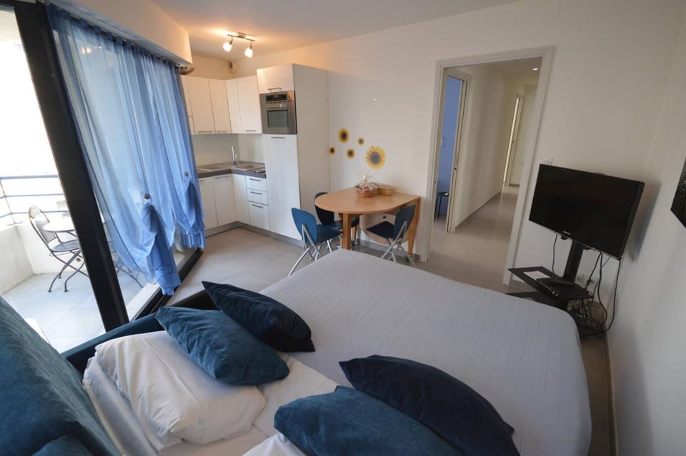 TV and multimedia, Bedroom
